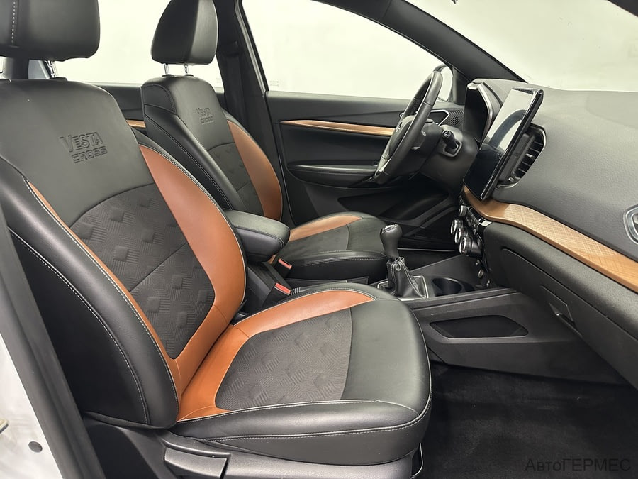 Фото LADA Vesta I Рестайлинг с пробегом | №12