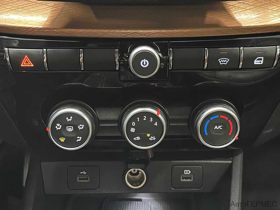 Фото LADA Vesta I Рестайлинг с пробегом | №7