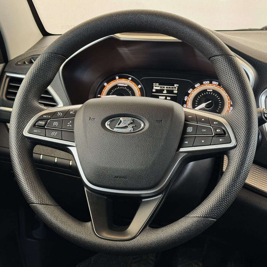 Фото LADA Vesta I Рестайлинг с пробегом | №9 Фото LADA Vesta I Рестайлинг с пробегом | №9