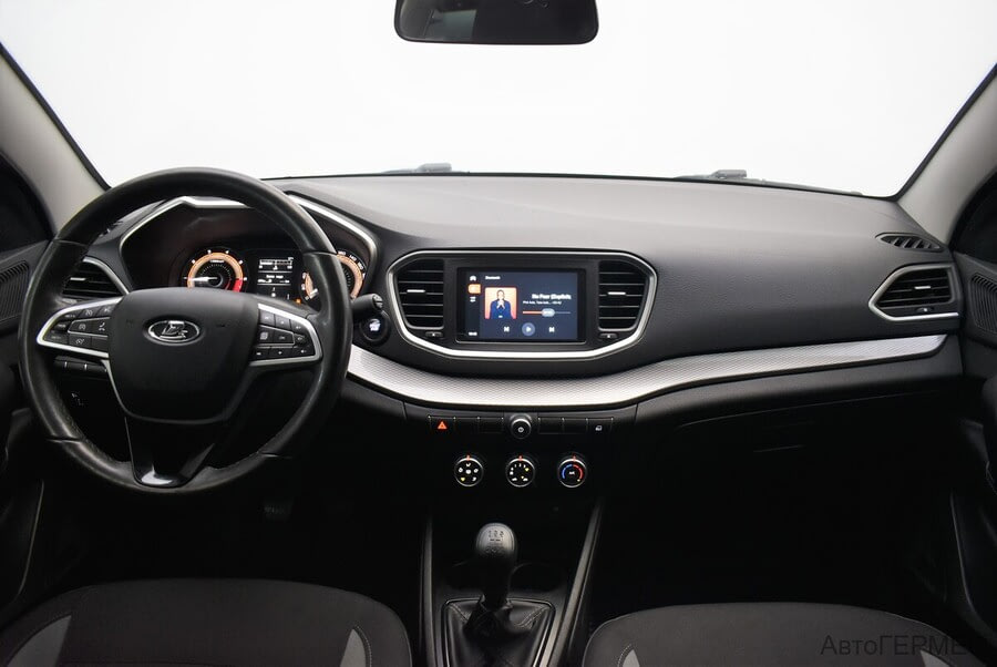 Фото LADA Vesta I Рестайлинг с пробегом | №5 Фото LADA Vesta I Рестайлинг с пробегом | №5