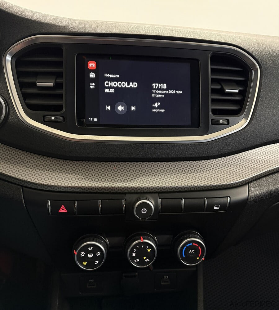 Фото LADA Vesta I Рестайлинг с пробегом | №7 Фото LADA Vesta I Рестайлинг с пробегом | №7