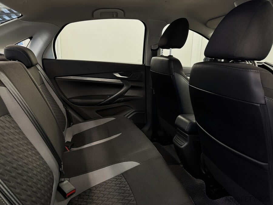 Фото LADA Vesta I Рестайлинг с пробегом | №13 Фото LADA Vesta I Рестайлинг с пробегом | №13