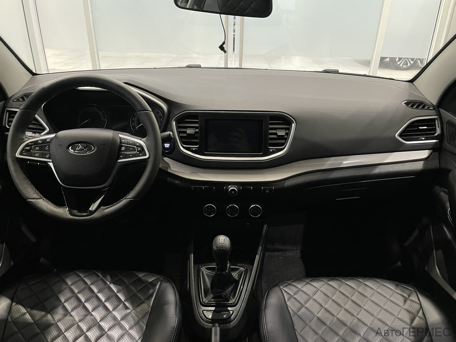 Фото LADA Vesta I Рестайлинг с пробегом | №5 Фото LADA Vesta I Рестайлинг с пробегом | №5