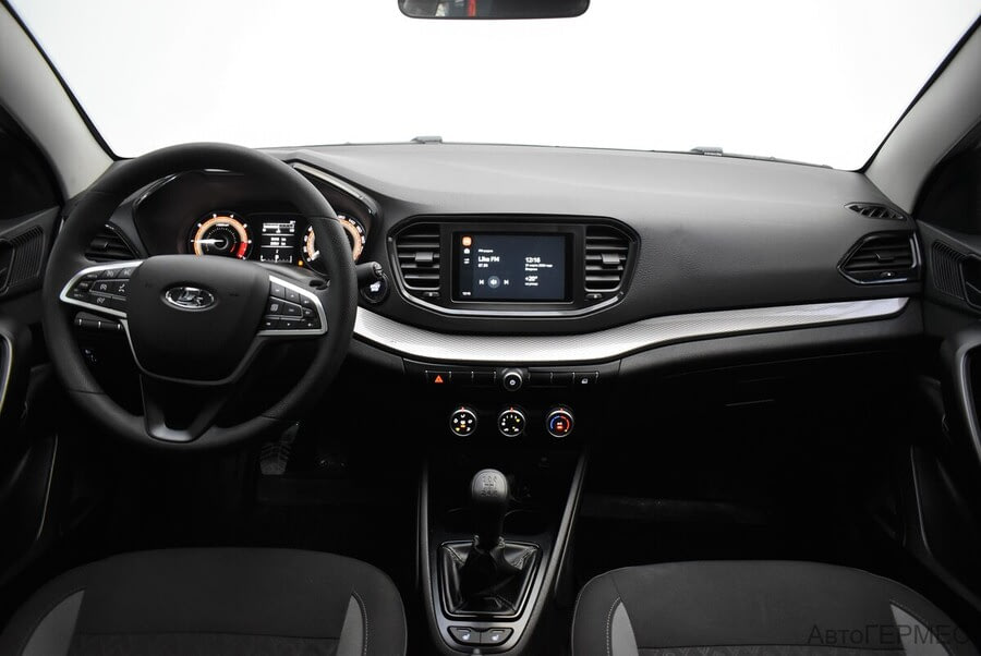 Фото LADA Vesta I Рестайлинг с пробегом | №5 Фото LADA Vesta I Рестайлинг с пробегом | №5