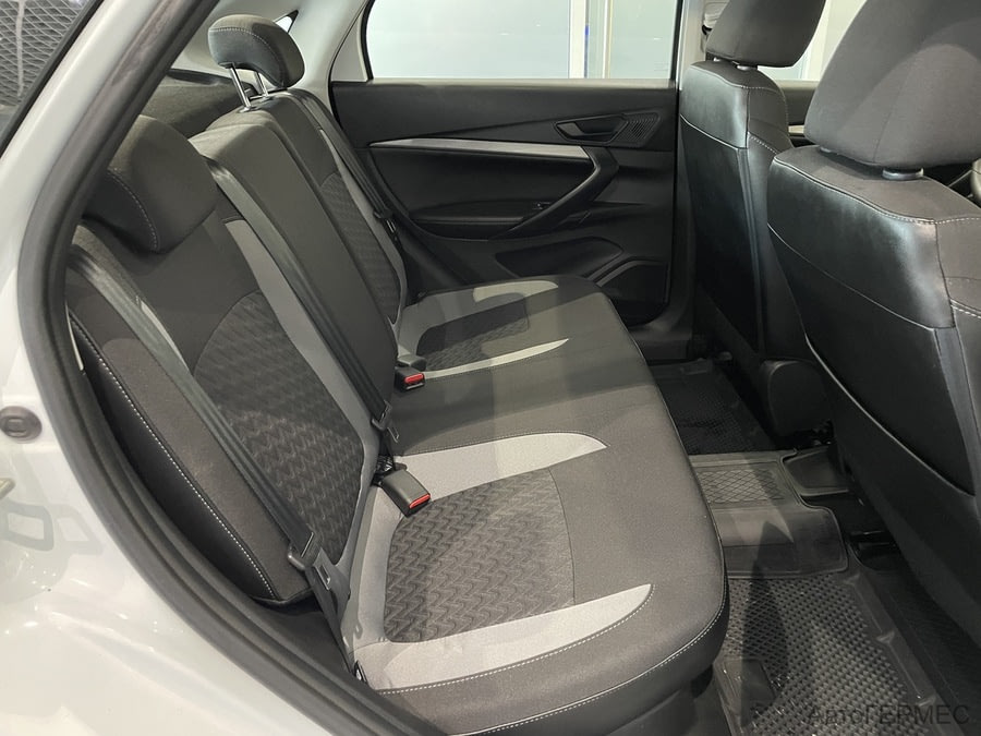 Фото LADA Vesta I Рестайлинг с пробегом | №12