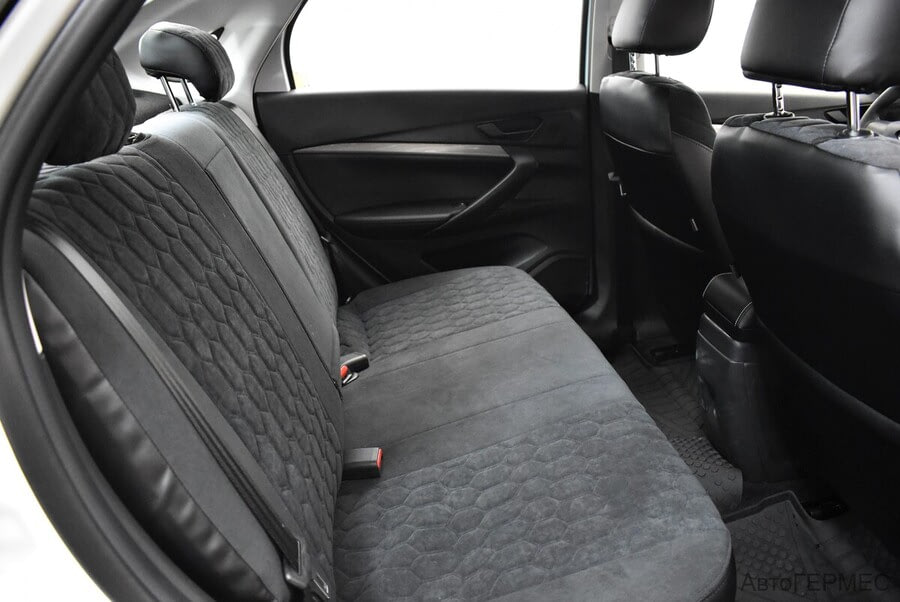 Фото LADA Vesta I Рестайлинг с пробегом | №10