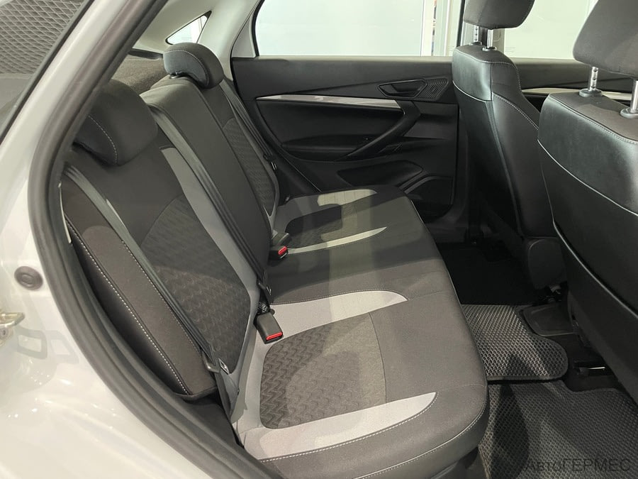 Фото LADA Vesta I Рестайлинг с пробегом | №12