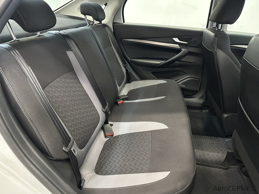 Фото LADA Vesta I Рестайлинг с пробегом | №11