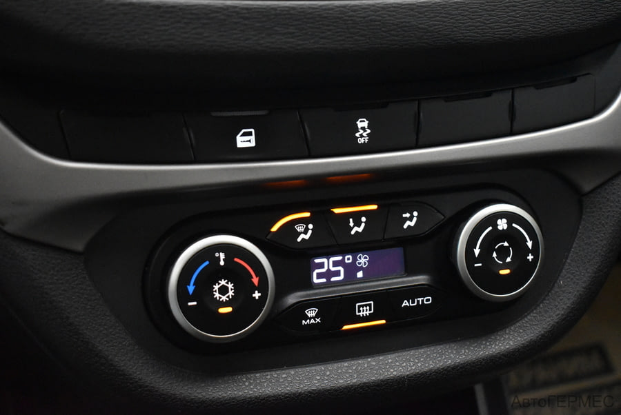 Фото LADA Vesta I с пробегом | №8 Фото LADA Vesta I с пробегом | №8