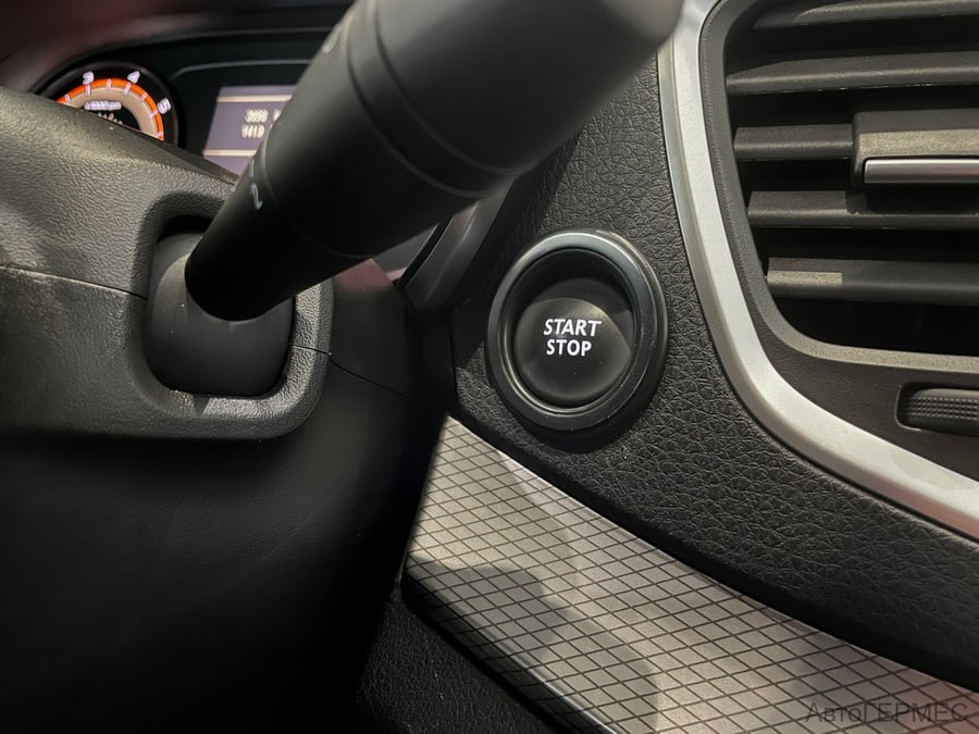 Фото LADA Vesta I Рестайлинг с пробегом | №12