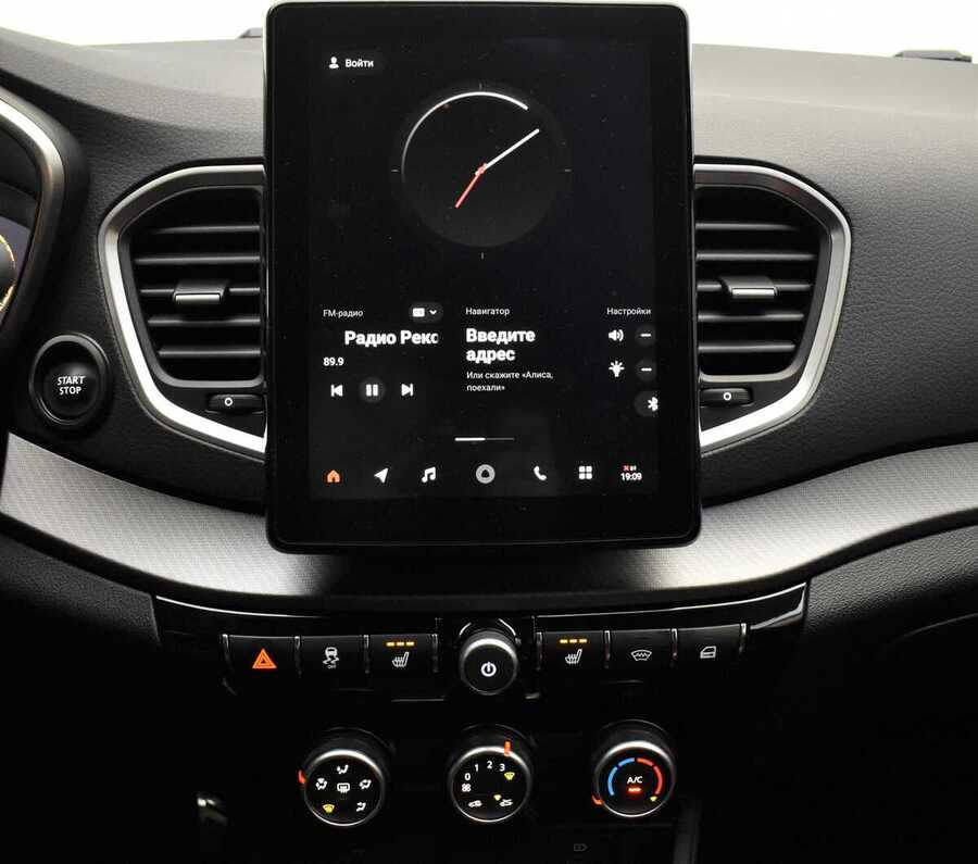 Фото LADA Vesta I Рестайлинг с пробегом | №7 Фото LADA Vesta I Рестайлинг с пробегом | №7