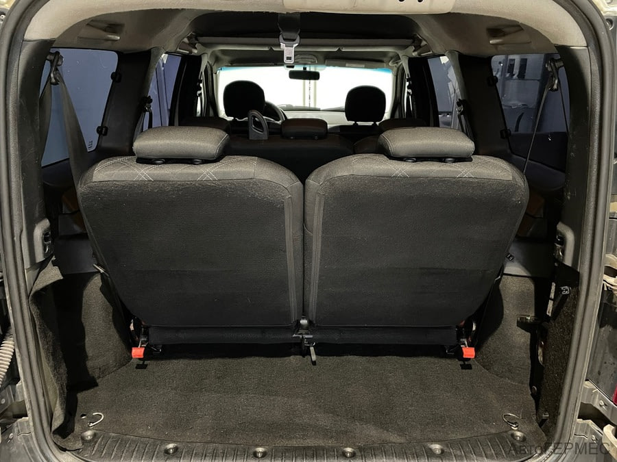 Фото LADA Largus I с пробегом | №13