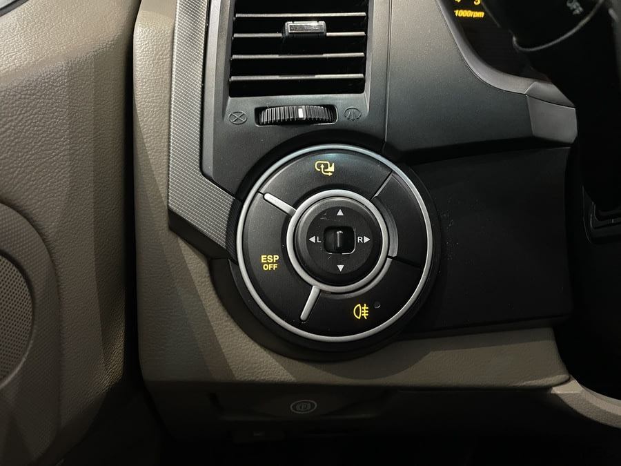 Фото SsangYong Kyron I Рестайлинг с пробегом | №9