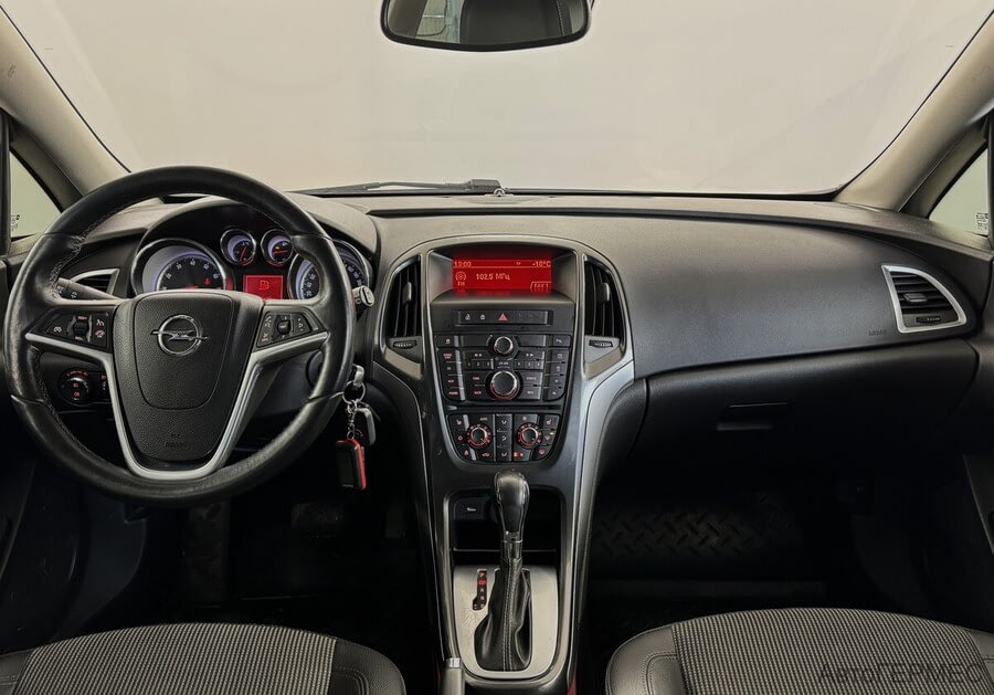 Фото Opel Astra J Рестайлинг с пробегом | №5 Фото Opel Astra J Рестайлинг с пробегом | №5