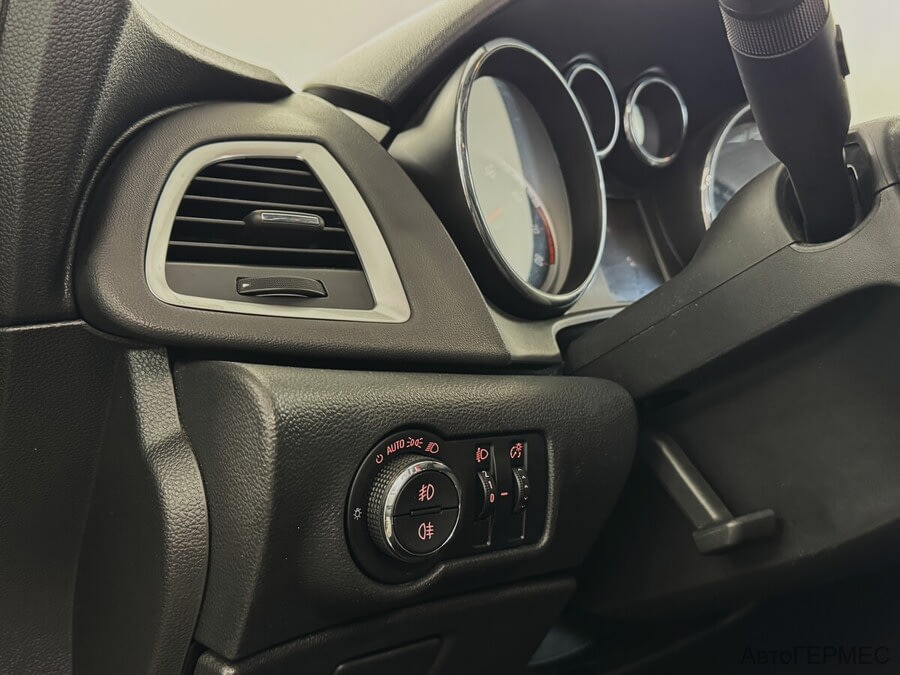 Фото Opel Astra J Рестайлинг с пробегом | №9 Фото Opel Astra J Рестайлинг с пробегом | №9