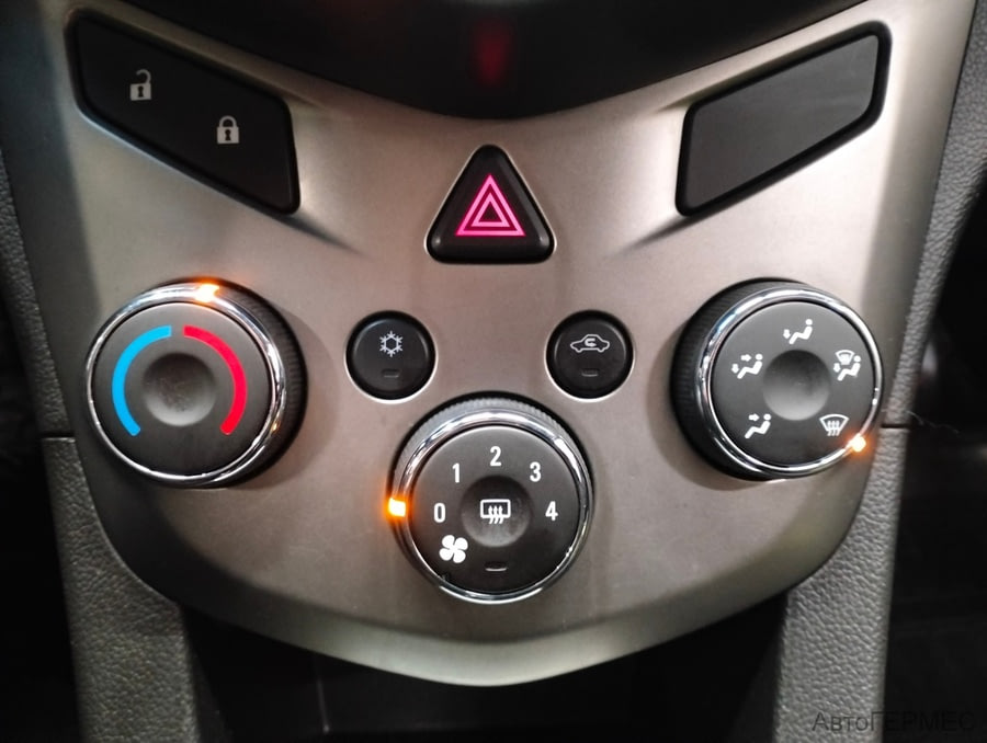 Фото Chevrolet Aveo II с пробегом | №7 Фото Chevrolet Aveo II с пробегом | №7