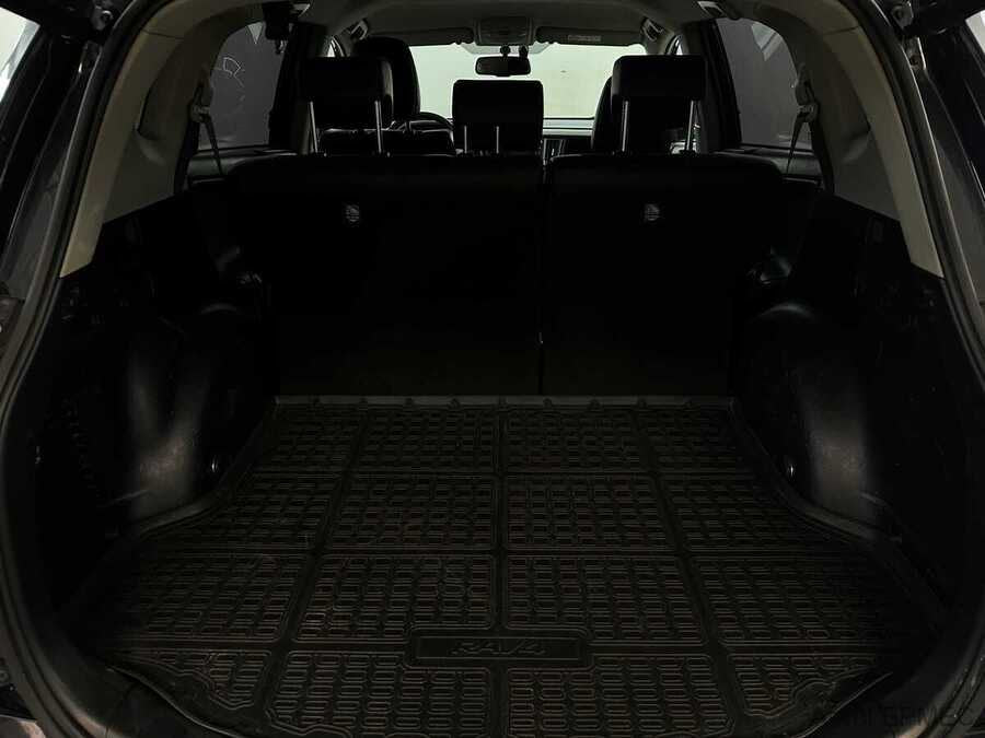 Фото TOYOTA RAV4 IV (XA40) Рестайлинг с пробегом | №15