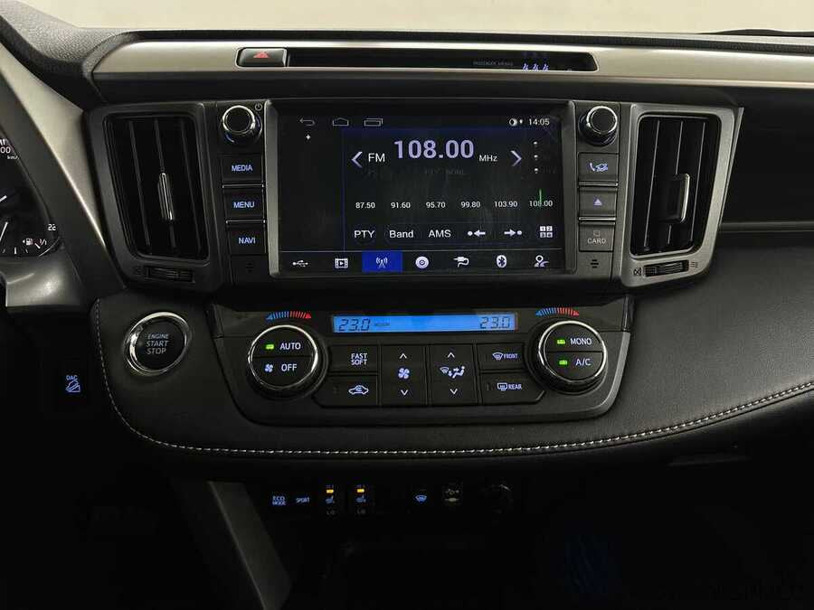 Фото TOYOTA RAV4 IV (XA40) Рестайлинг с пробегом | №7