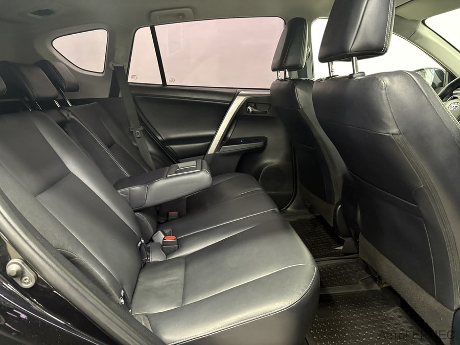 Фото TOYOTA RAV4 IV (XA40) Рестайлинг с пробегом | №13 Фото TOYOTA RAV4 IV (XA40) Рестайлинг с пробегом | №13