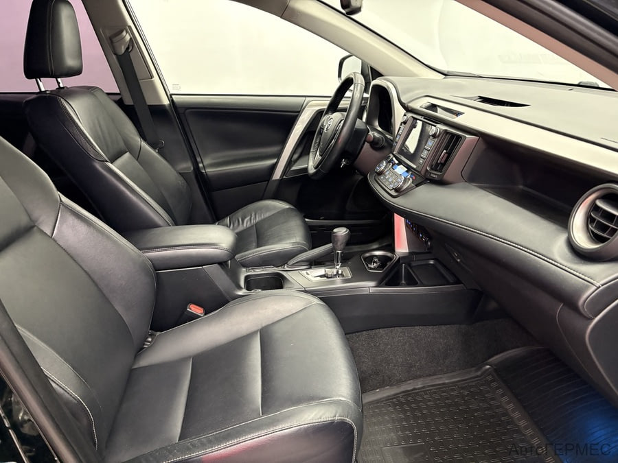 Фото TOYOTA RAV4 IV (XA40) Рестайлинг с пробегом | №12 Фото TOYOTA RAV4 IV (XA40) Рестайлинг с пробегом | №12