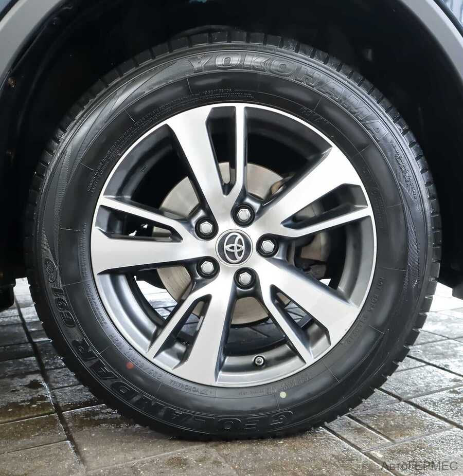 Фото TOYOTA RAV4 IV (XA40) Рестайлинг с пробегом | №19 Фото TOYOTA RAV4 IV (XA40) Рестайлинг с пробегом | №19