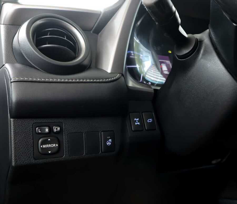 Фото TOYOTA RAV4 IV (XA40) Рестайлинг с пробегом | №8 Фото TOYOTA RAV4 IV (XA40) Рестайлинг с пробегом | №8