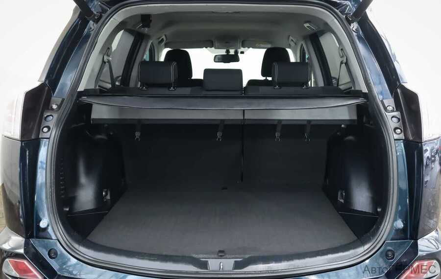 Фото TOYOTA RAV4 IV (XA40) Рестайлинг с пробегом | №16 Фото TOYOTA RAV4 IV (XA40) Рестайлинг с пробегом | №16