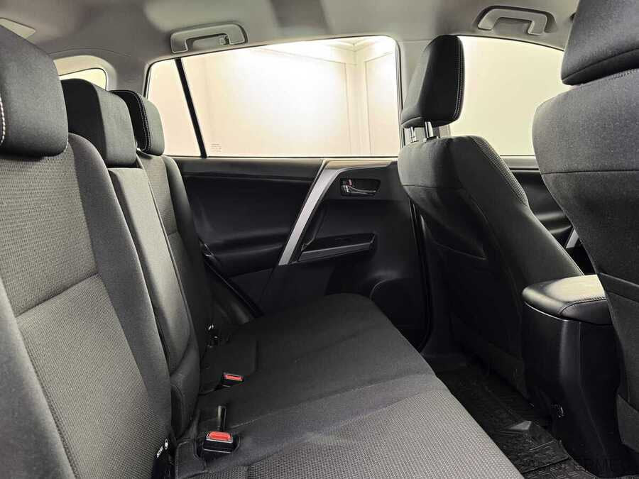 Фото TOYOTA RAV4 IV (XA40) Рестайлинг с пробегом | №14