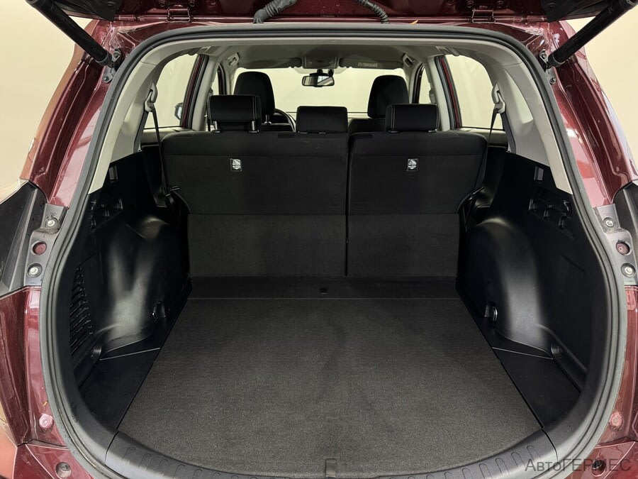 Фото TOYOTA RAV4 IV (XA40) Рестайлинг с пробегом | №15 Фото TOYOTA RAV4 IV (XA40) Рестайлинг с пробегом | №15