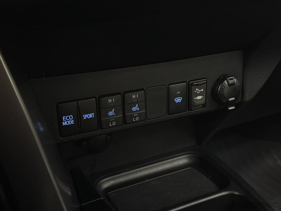 Фото TOYOTA RAV4 IV (XA40) Рестайлинг с пробегом | №10 Фото TOYOTA RAV4 IV (XA40) Рестайлинг с пробегом | №10