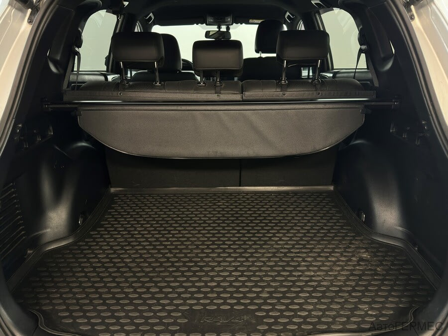 Фото TOYOTA RAV4 IV (XA40) Рестайлинг с пробегом | №14