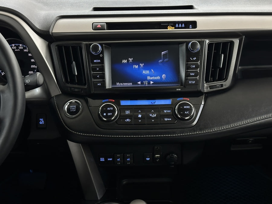 Фото TOYOTA RAV4 IV (XA40) Рестайлинг с пробегом | №7