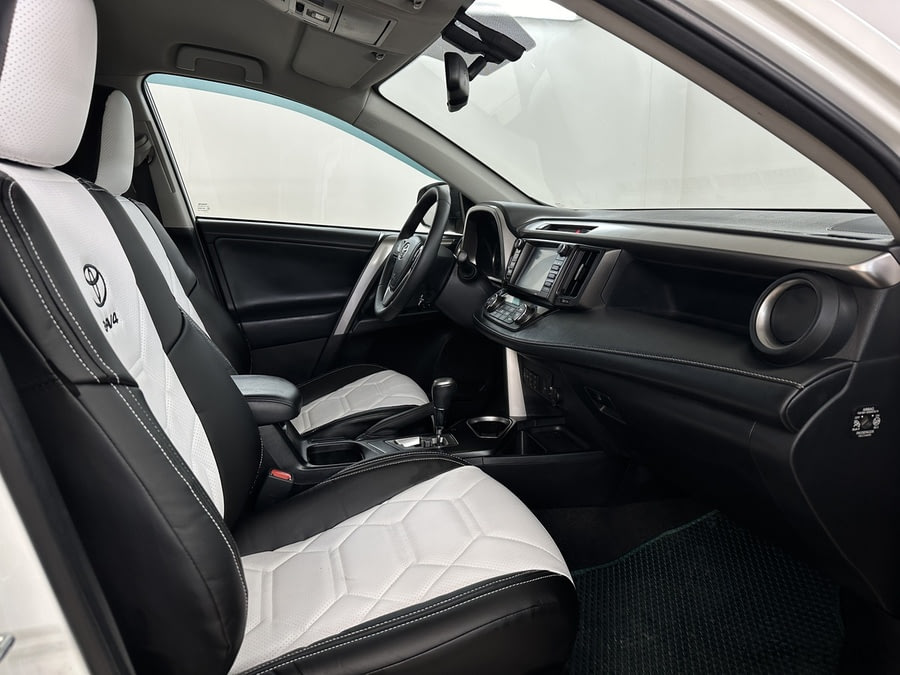 Фото TOYOTA RAV4 IV (XA40) Рестайлинг с пробегом | №11