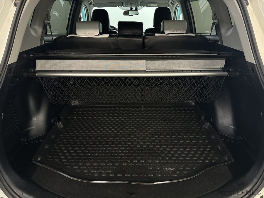 Фото TOYOTA RAV4 IV (XA40) Рестайлинг с пробегом | №13