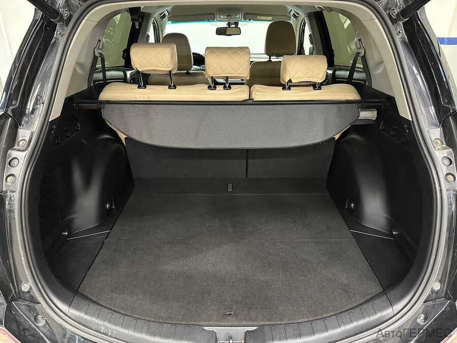 Фото TOYOTA RAV4 IV (XA40) Рестайлинг с пробегом | №15