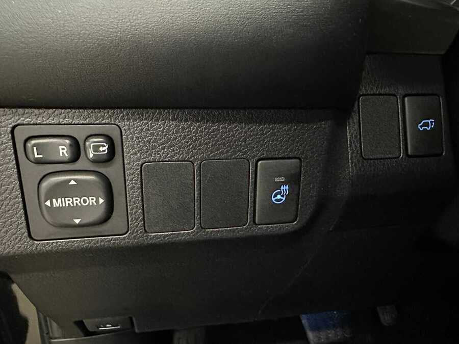 Фото TOYOTA RAV4 IV (XA40) Рестайлинг с пробегом | №10