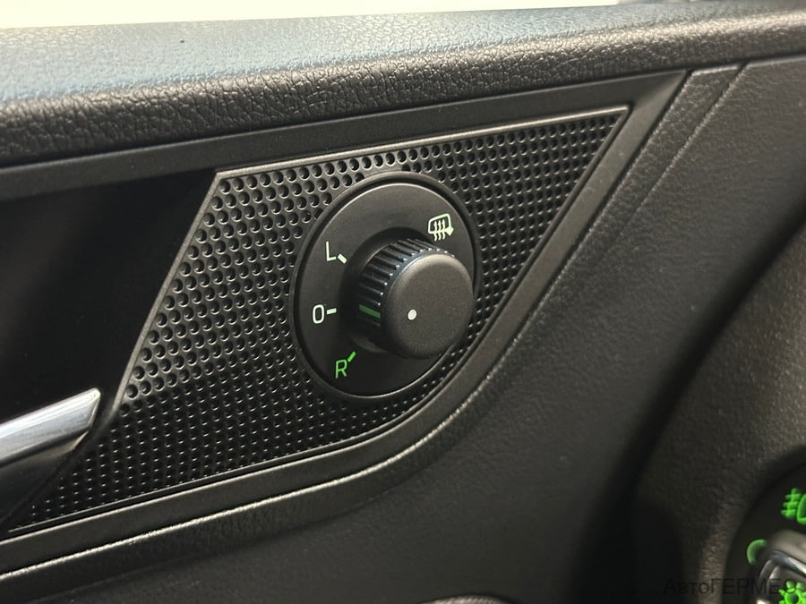 Фото SKODA Rapid I Рестайлинг с пробегом | №9