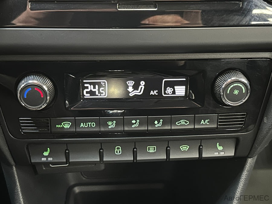 Фото SKODA Rapid I Рестайлинг с пробегом | №7