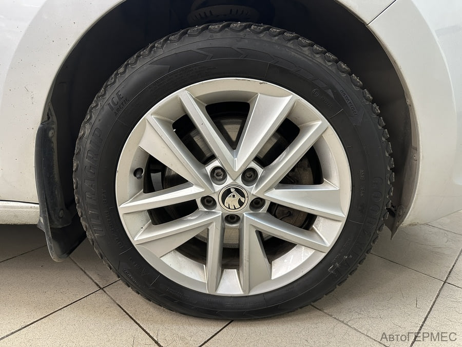 Фото SKODA Rapid I Рестайлинг с пробегом | №17