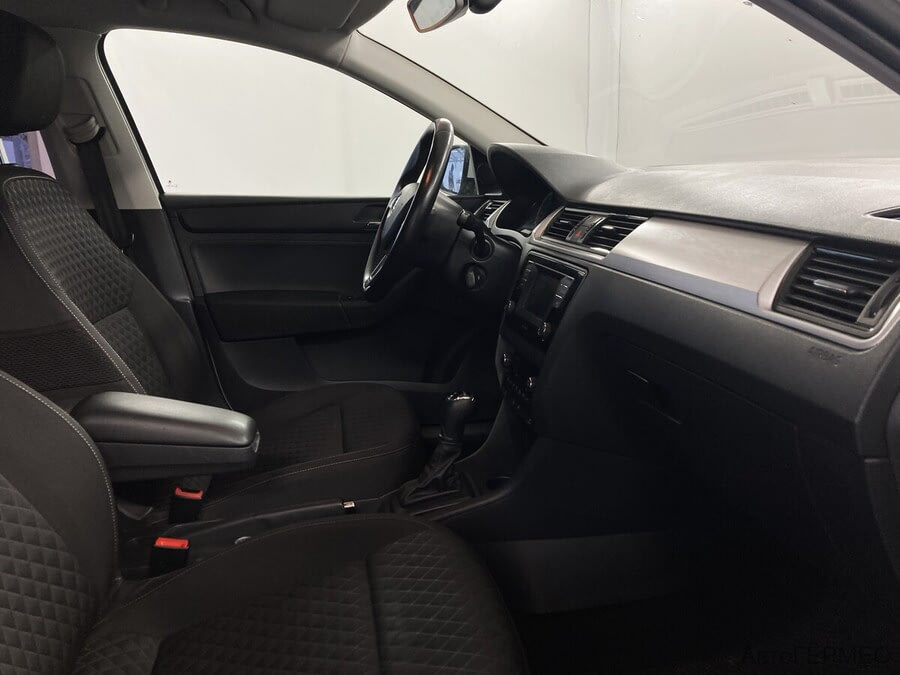 Фото SKODA Rapid I с пробегом | №11 Фото SKODA Rapid I с пробегом | №11