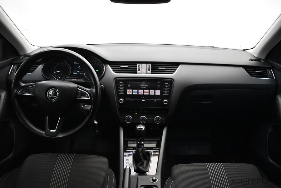Фото SKODA Octavia III Рестайлинг с пробегом | №5