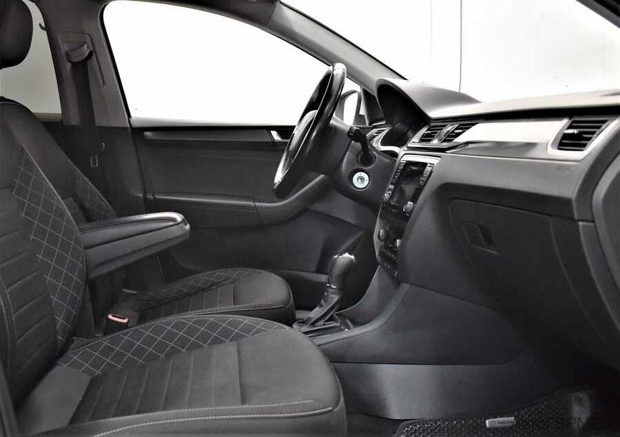 Фото SKODA Rapid I Рестайлинг с пробегом | №10