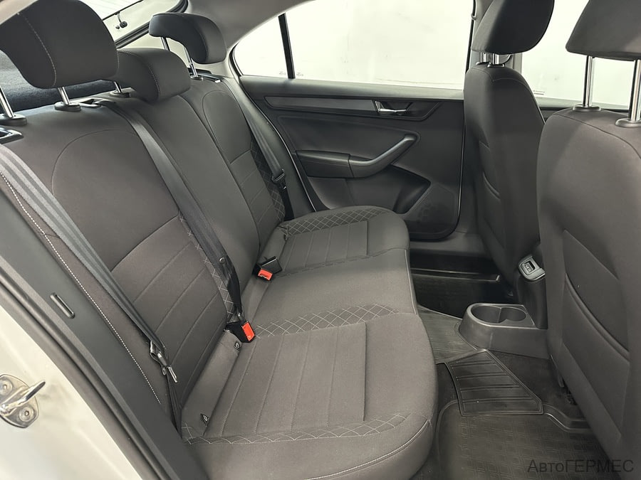 Фото SKODA Rapid II с пробегом | №13