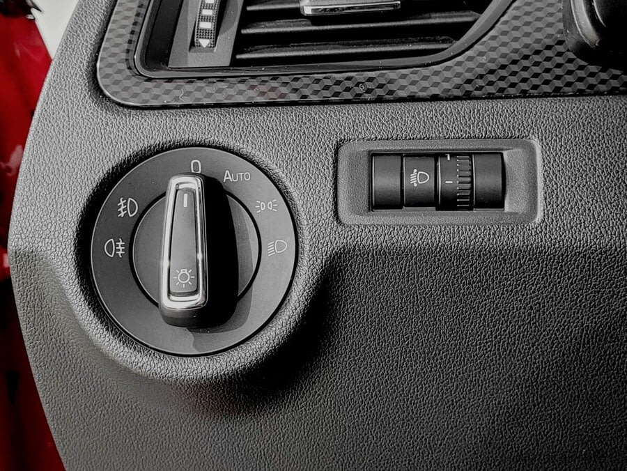 Фото SKODA Rapid I Рестайлинг с пробегом | №8 Фото SKODA Rapid I Рестайлинг с пробегом | №8