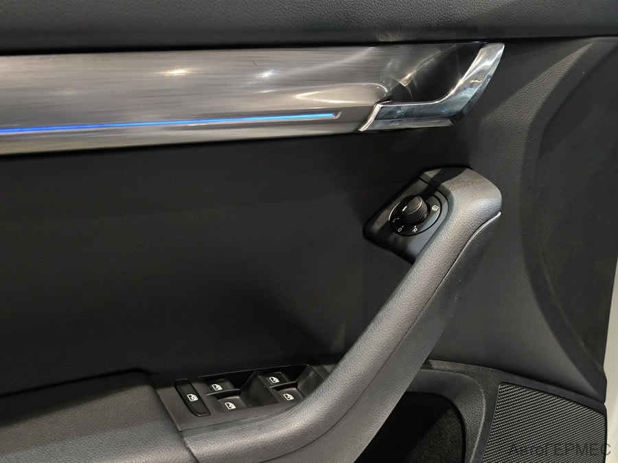 Фото SKODA Octavia III Рестайлинг с пробегом | №7 Фото SKODA Octavia III Рестайлинг с пробегом | №7