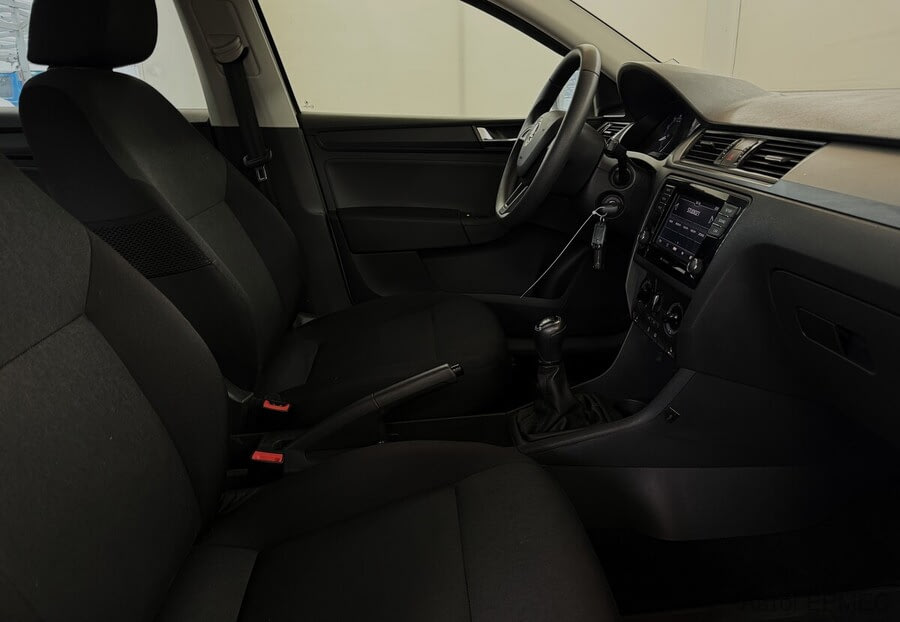 Фото SKODA Rapid I Рестайлинг с пробегом | №10