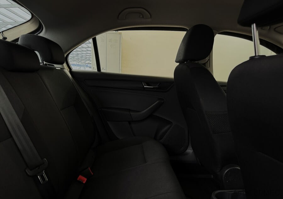 Фото SKODA Rapid I Рестайлинг с пробегом | №11