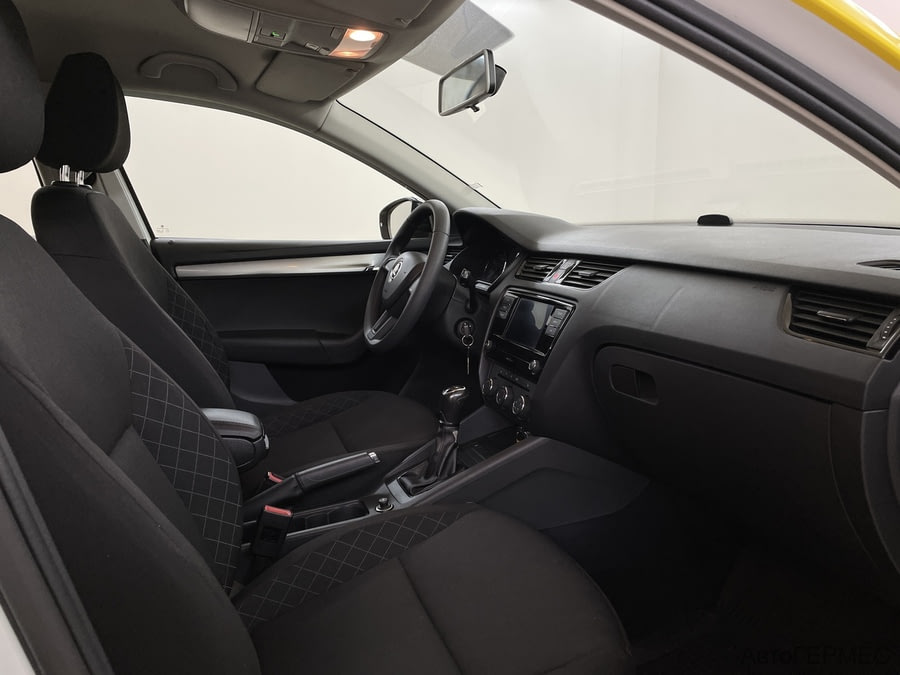 Фото SKODA Octavia III Рестайлинг с пробегом | №10 Фото SKODA Octavia III Рестайлинг с пробегом | №10