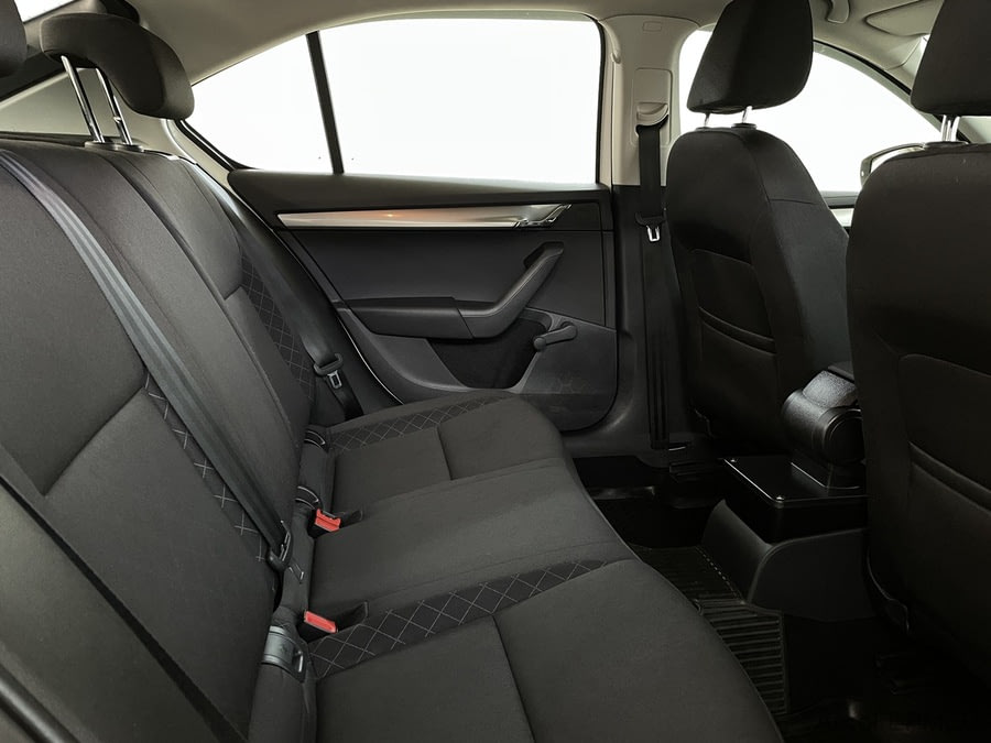 Фото SKODA Octavia III Рестайлинг с пробегом | №11 Фото SKODA Octavia III Рестайлинг с пробегом | №11