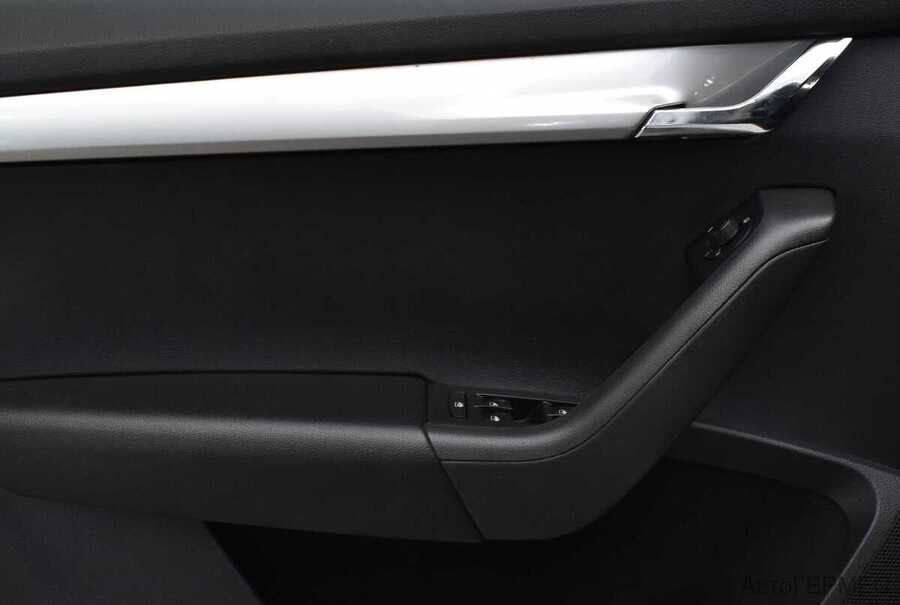 Фото SKODA Octavia III Рестайлинг с пробегом | №9